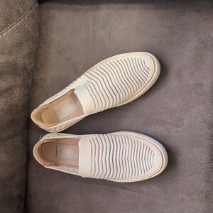 UGG White Sneakers with Ribbed Sole and Minimalist Design (New!)